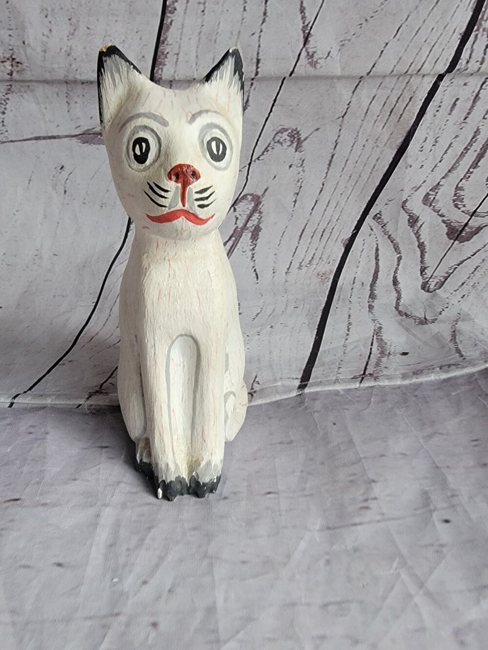 Hand Carved Wooden Folk Art White Sitting Cat 5.5in Tall